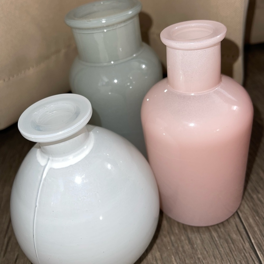 Small Vases - Picture 2 of 3